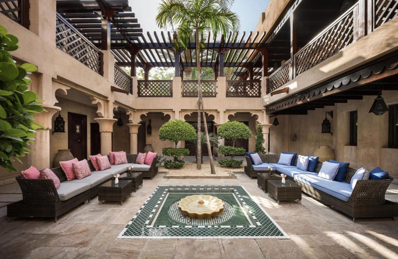Jumeirah Dar Al Masyaf Dubaj Kültér fotó The courtyard at the Jumeirah Creekside